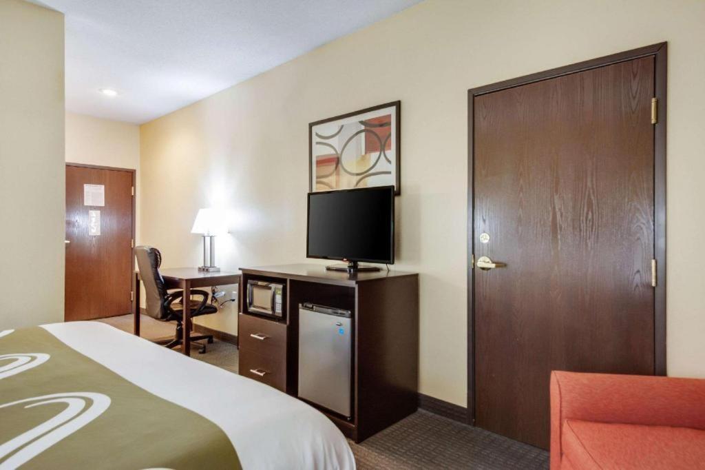 Quality Inn & Suites Arbor Екстер'єр фото