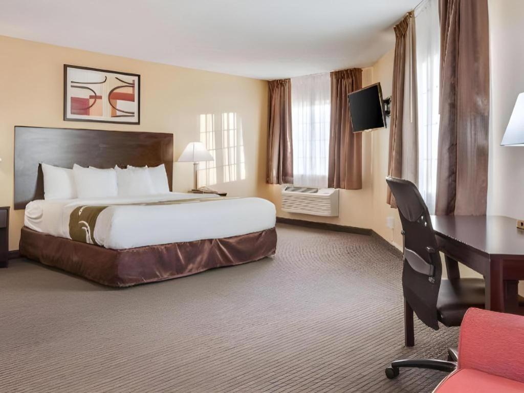 Quality Inn & Suites Arbor Екстер'єр фото