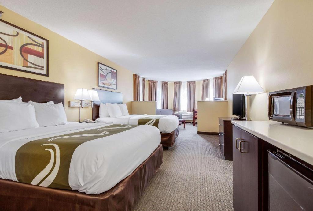 Quality Inn & Suites Arbor Екстер'єр фото