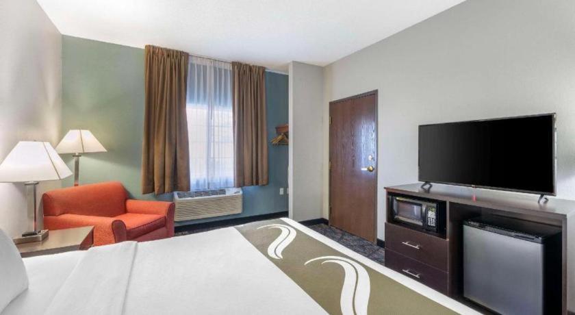 Quality Inn & Suites Arbor Екстер'єр фото