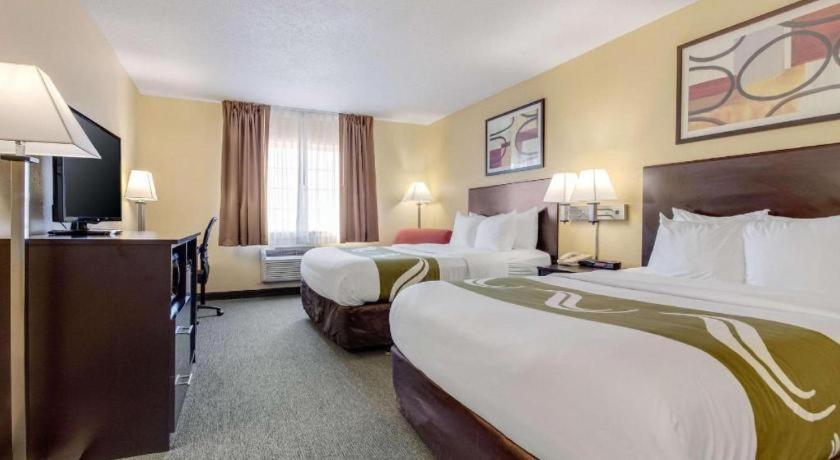 Quality Inn & Suites Arbor Екстер'єр фото