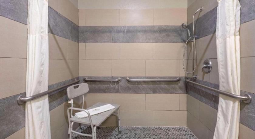 Quality Inn & Suites Arbor Екстер'єр фото
