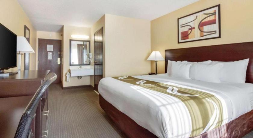 Quality Inn & Suites Arbor Екстер'єр фото
