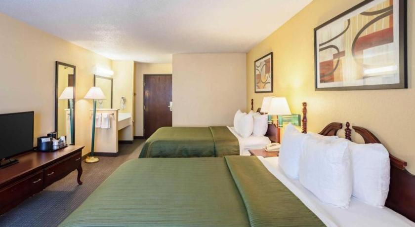 Quality Inn & Suites Arbor Екстер'єр фото